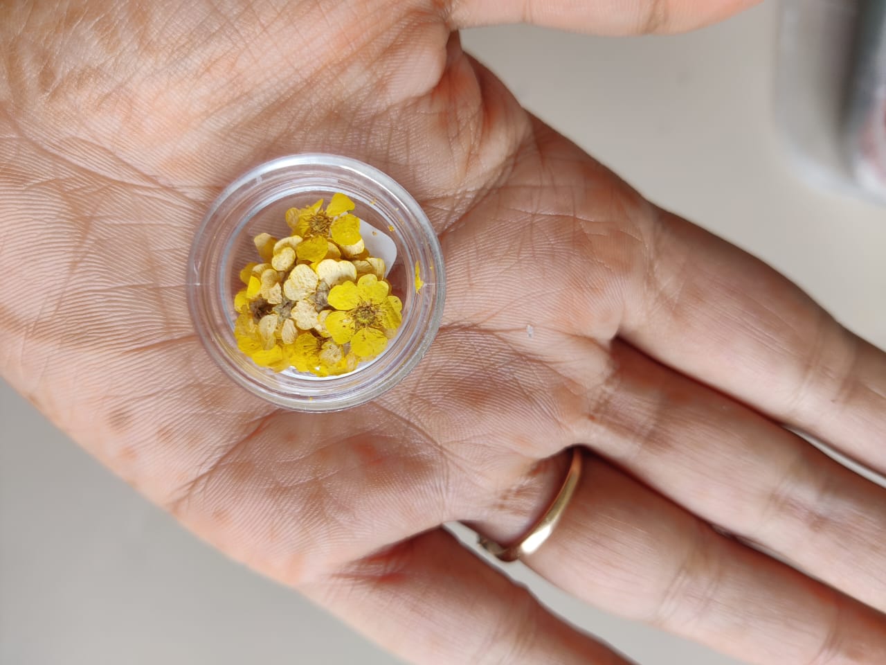 Tiny flower for jewellery - yellow