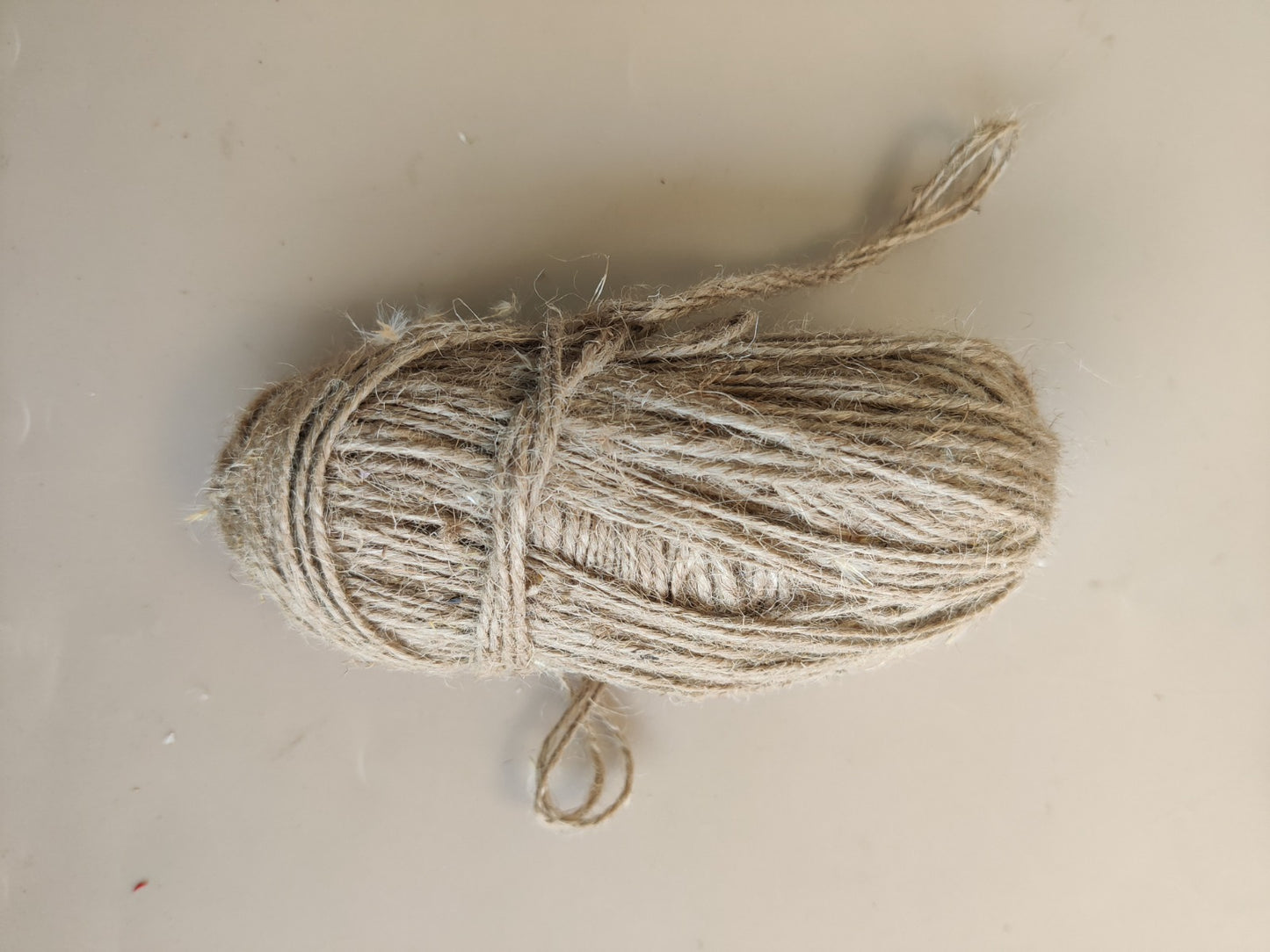 Jute thread roll