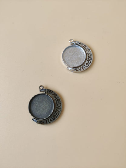 Vintage/Antique/Silver Bezel pendant - Both sided