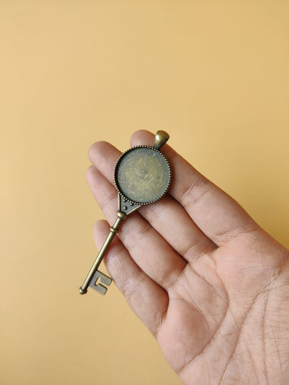 Antique Bazel / Vintage pendant & Keychain