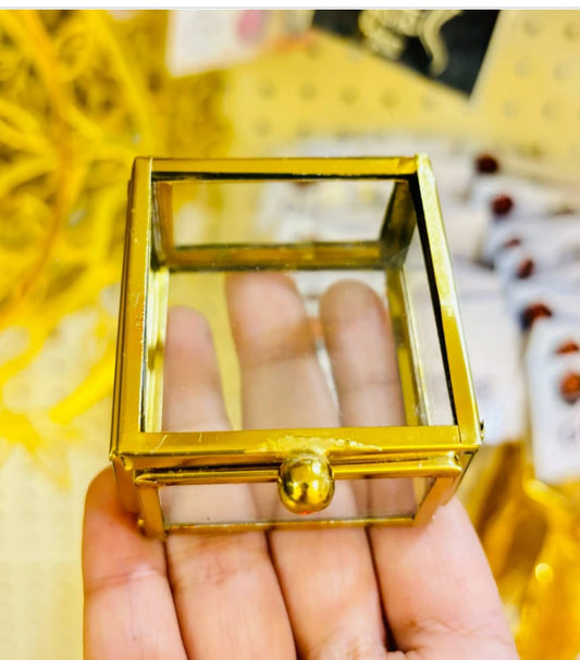 Ring holder / glass box