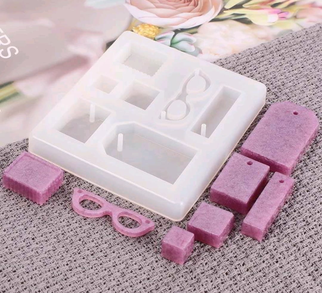 Jewellery Pendant / Earing / Keycahin Mould-B