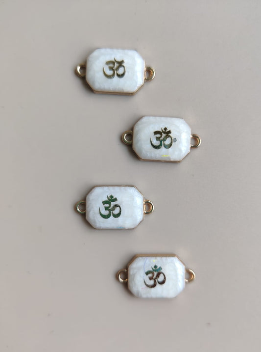 Ceramic charms om 3
