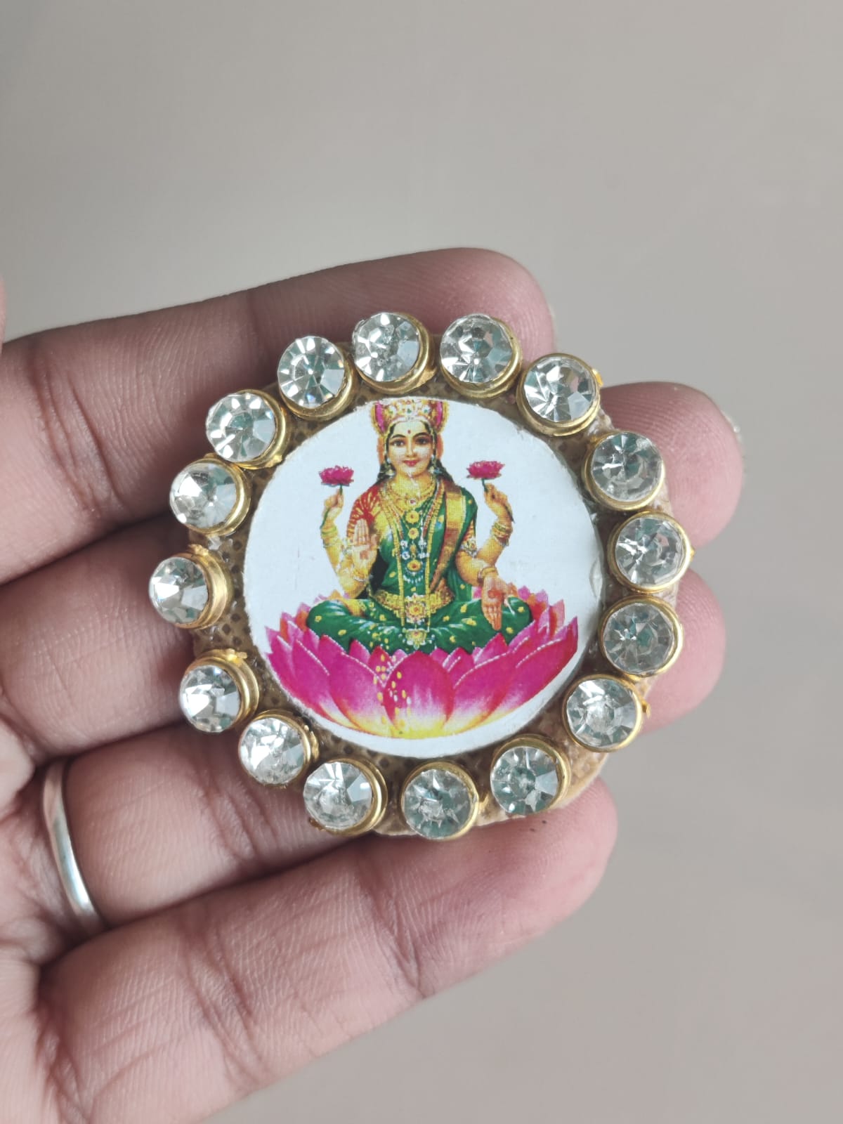 Ganesh Laxmi / Door handing