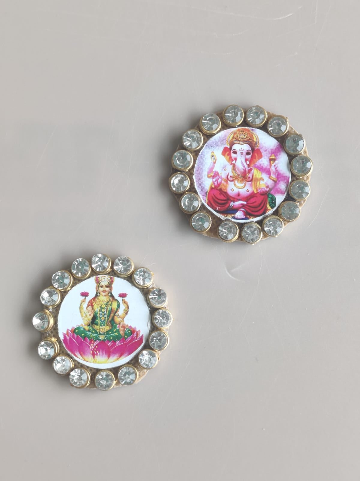 Ganesh Laxmi / Door handing