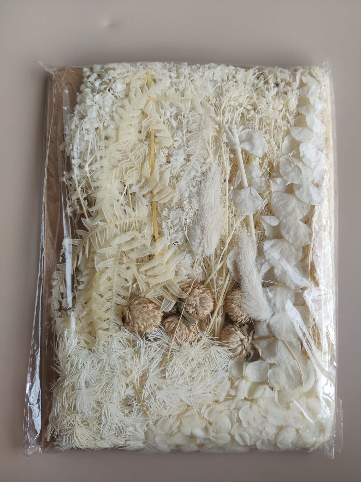 Dry Flowers Q - white