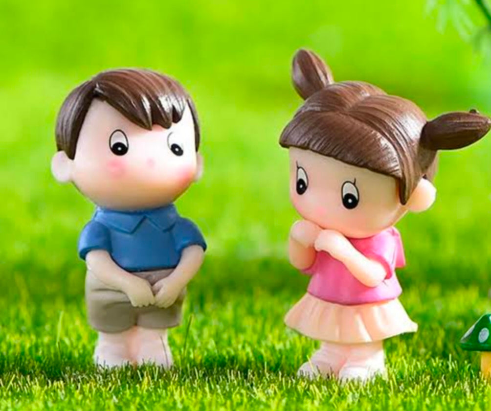 Standing Couple Miniature
