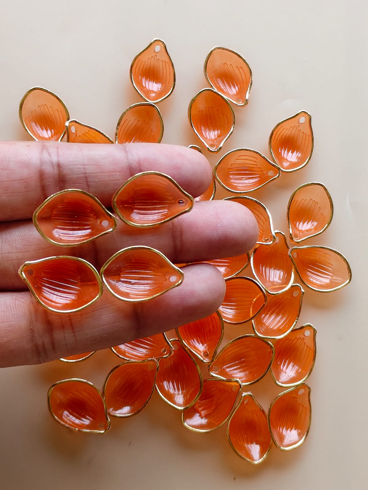 Acrylic flower petals/ Plastic Petals
