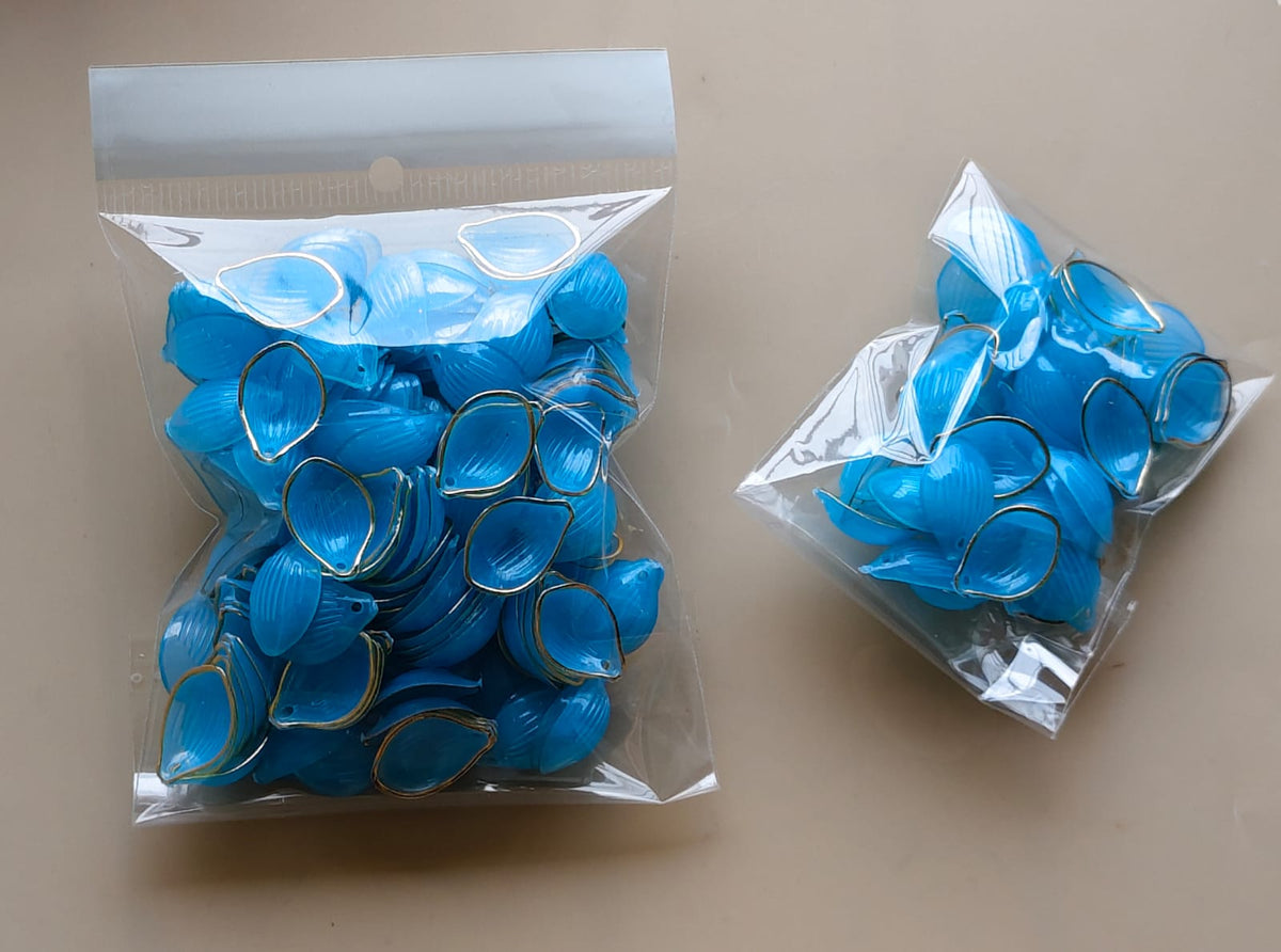Acrylic flower petals/ Plastic Petals