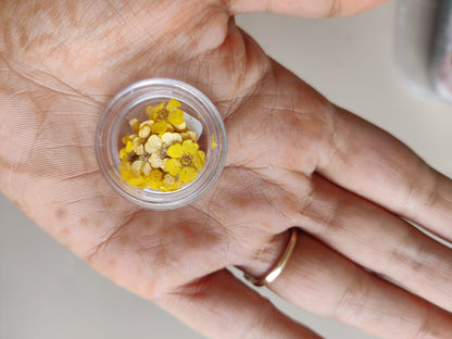Tiny flower for jewellery - yellow