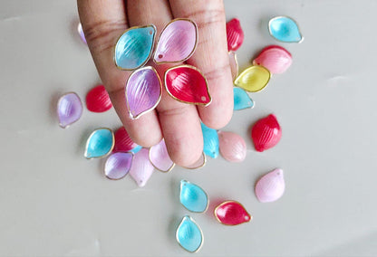 Acrylic flower petals/ Plastic Petals
