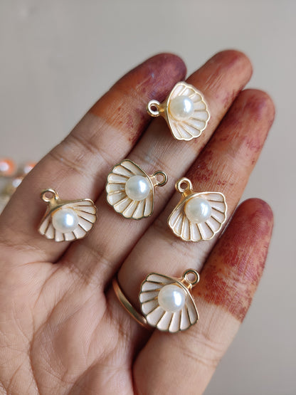 Sea shell bezel