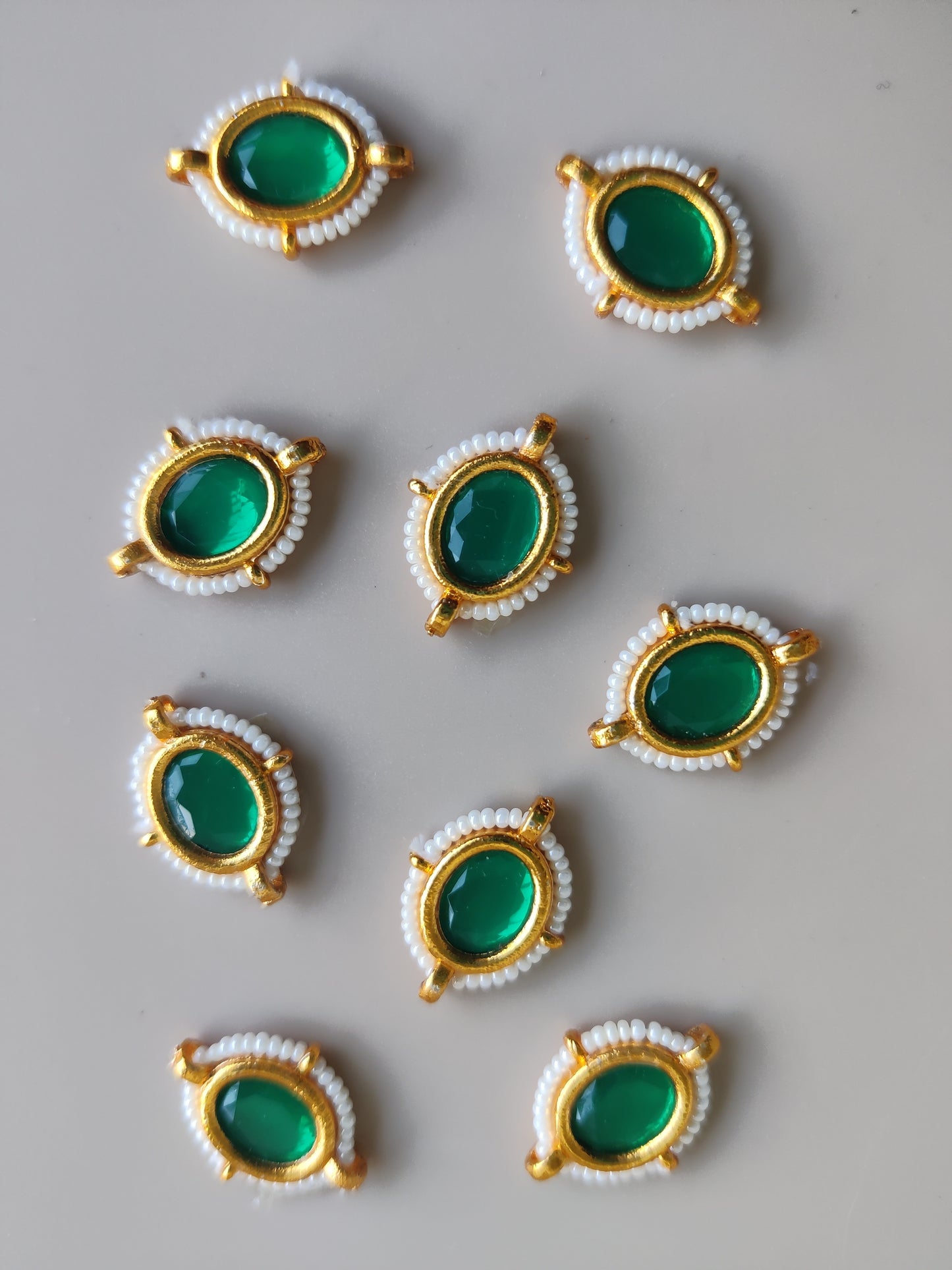 Oval green stone pearl charm