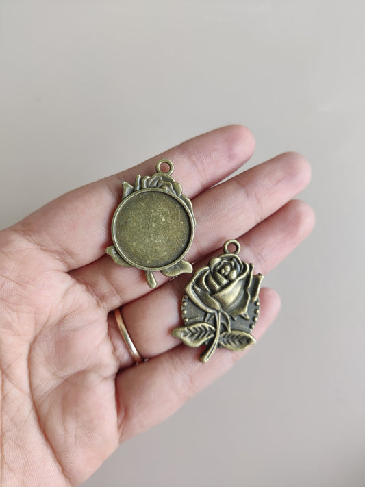 Vintage / Antique Bezel pendant- V