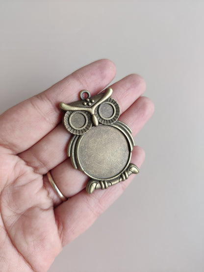 Vintage / Antique Bezel pendant- S