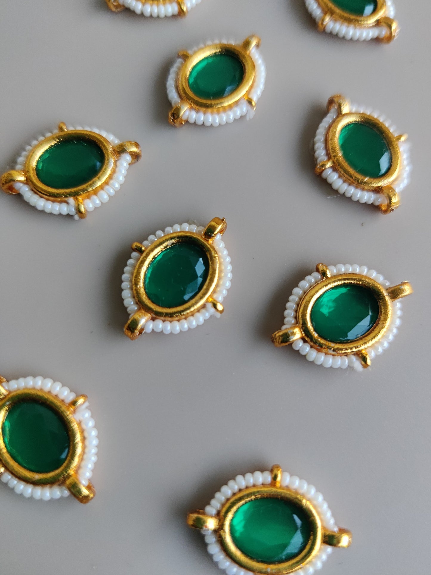 Oval green stone pearl charm