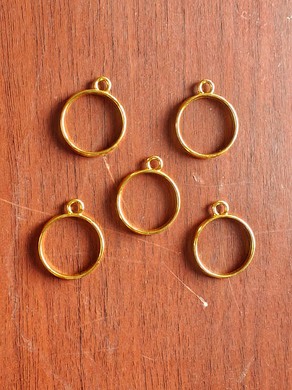 Small round pendant bezel - pack of 5