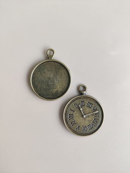 Vintage / Antique Bezel pendant- Q