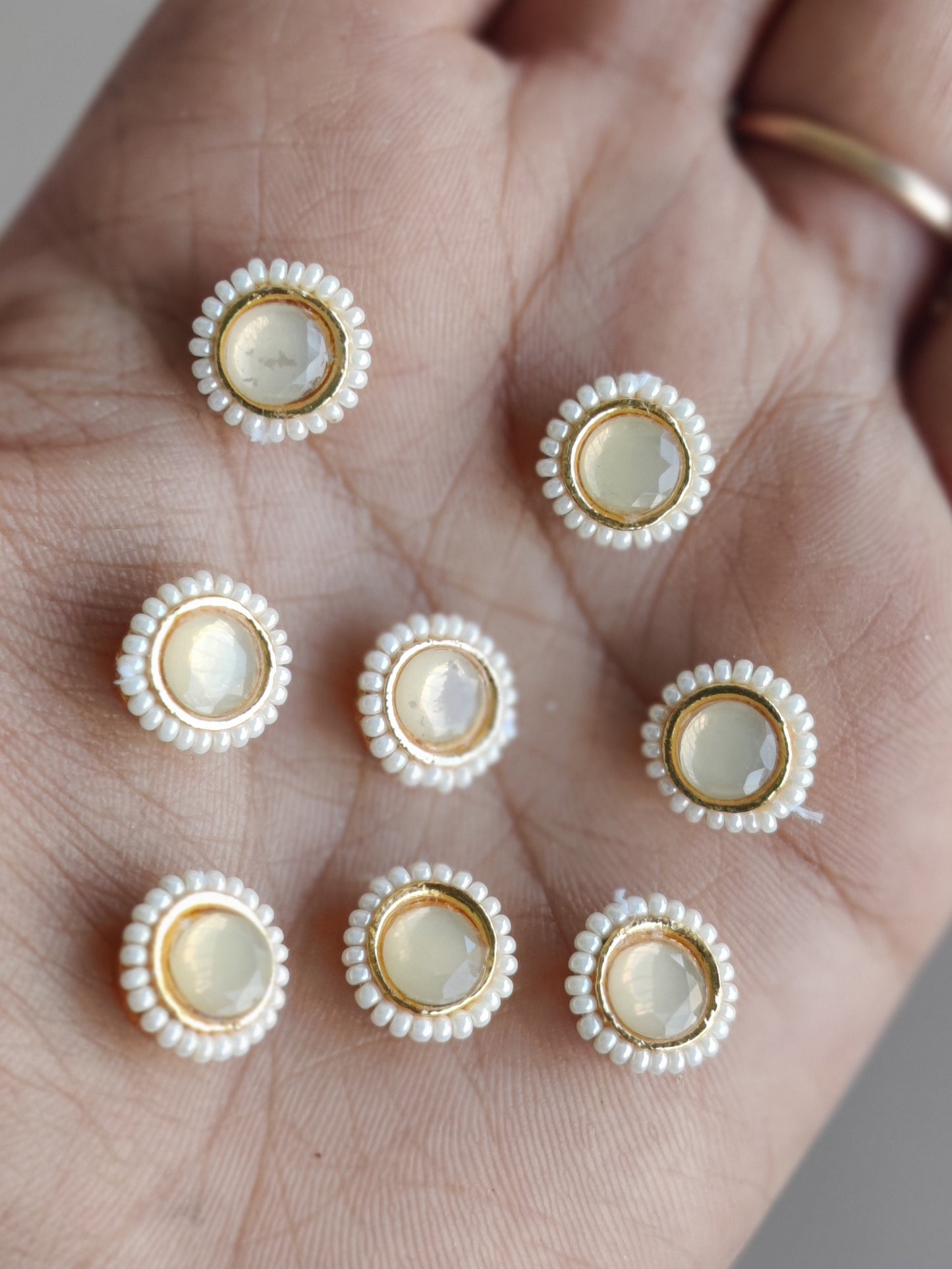 Stone pearl round charms
