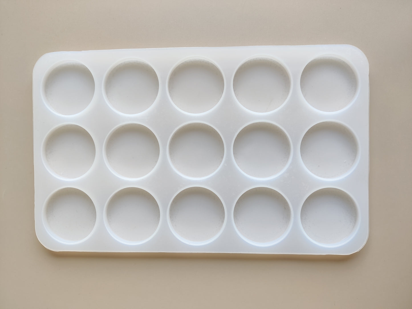 15 cavity keychain pendant round mould without hole