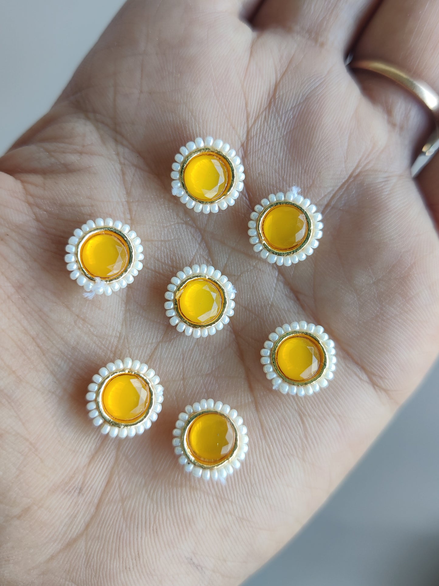 Stone pearl round charms